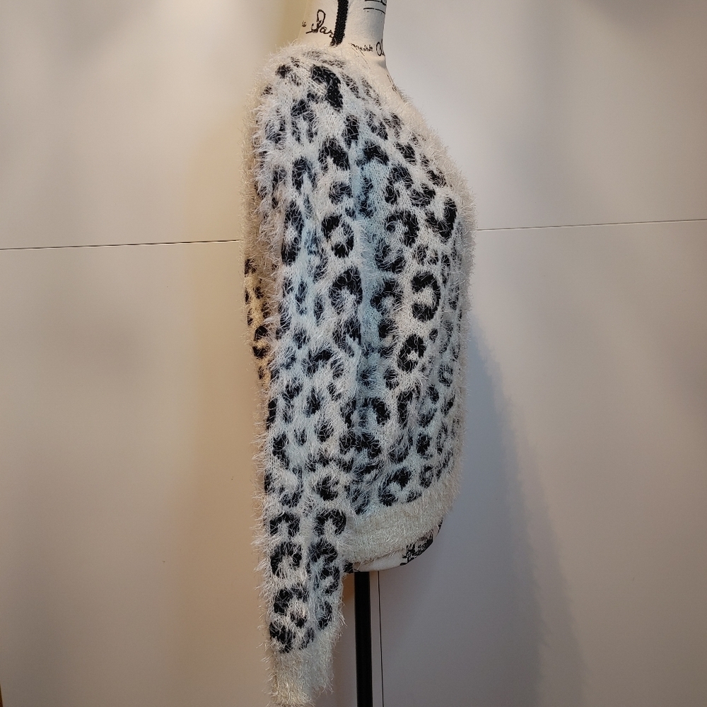 Mudd Leopard Eyelash Knit Sweater XS Oversized Cozy Soft Animal Print Pullover - Picture 5 of 11